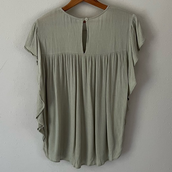 Neiman Marcus Sea Foam Green Flutter Flowy Sleeves Crinkle Blouse Size Small - Picture 2 of 9